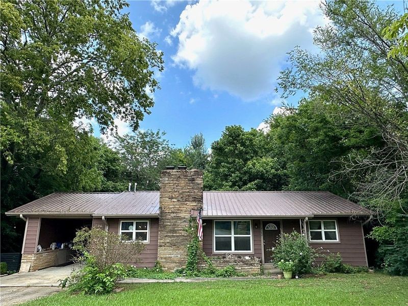 501 W Wilson St, Fayetteville